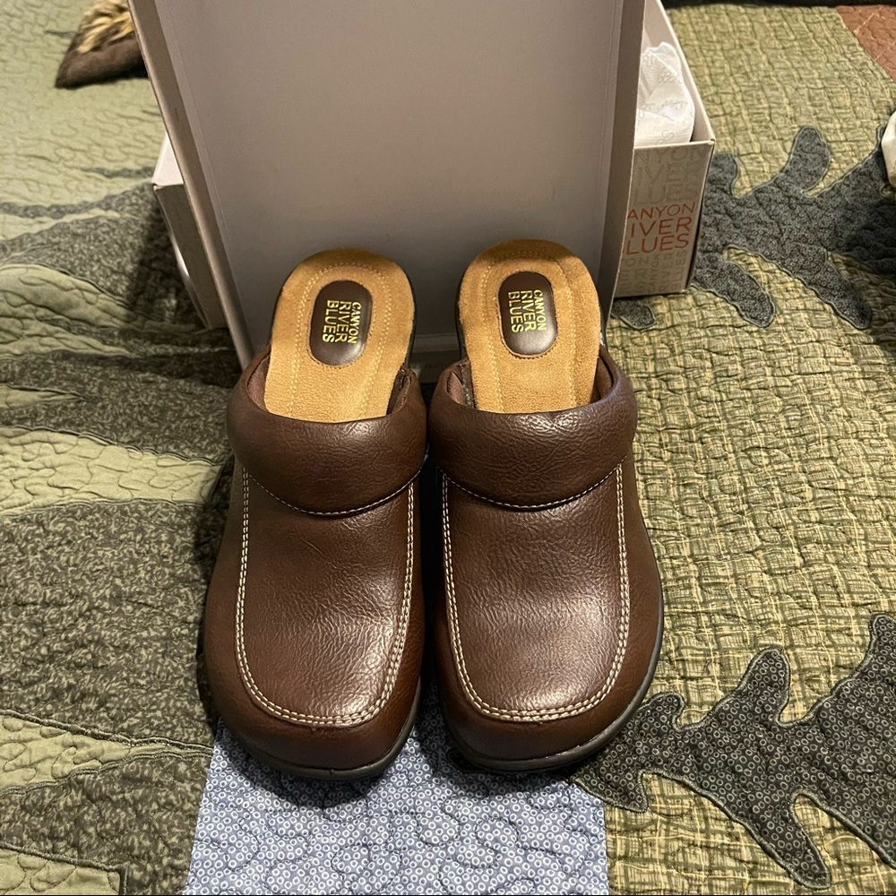 Canyon River Blues shoes Dara style